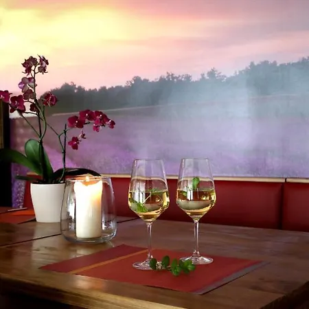 Szálloda An Der Sonne & Restaurant Zum Schneiger Schönwalde